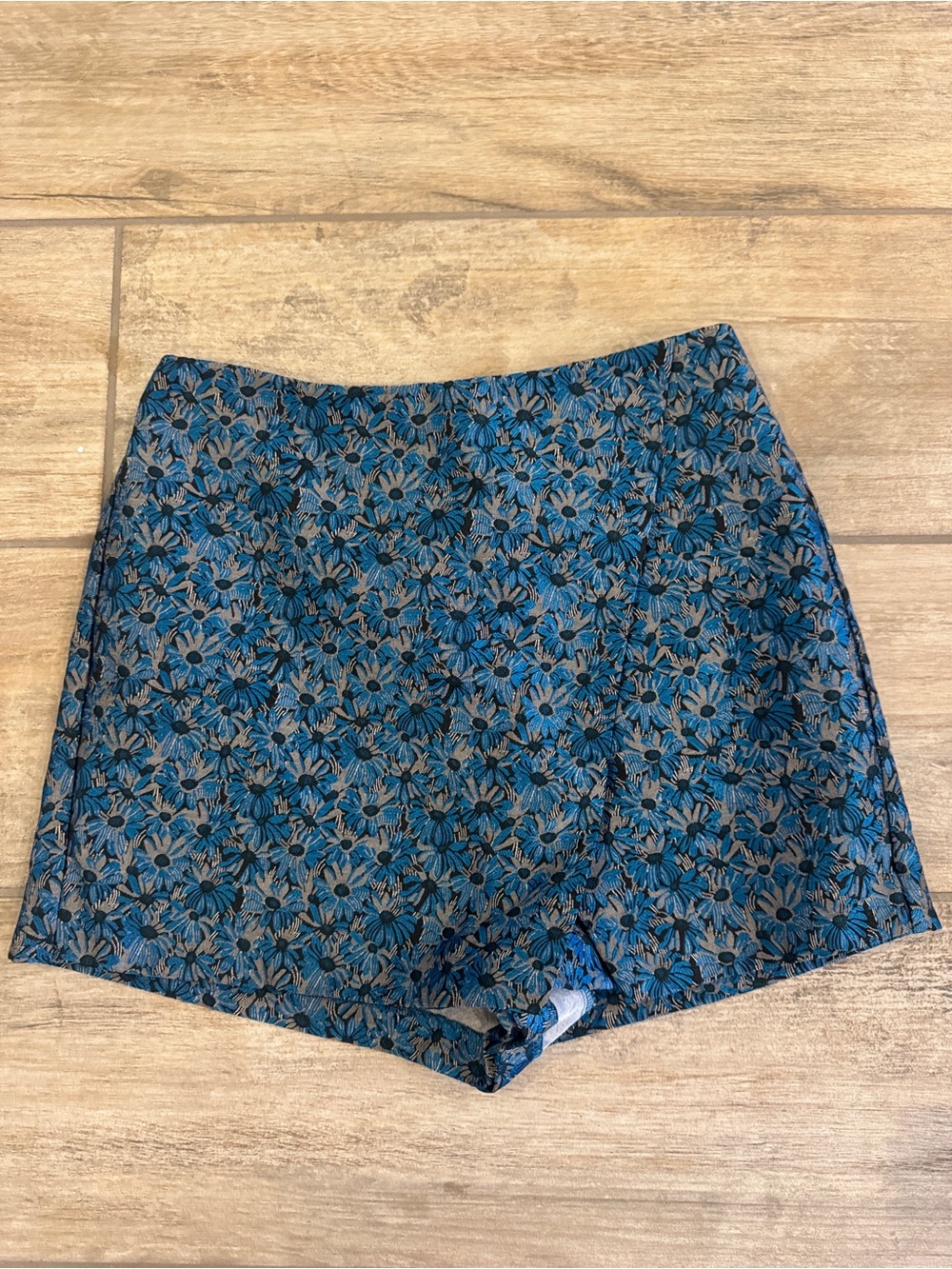 Women’s Blue Floral Jacquard Skort size 2/4 Yumi vintage collectors